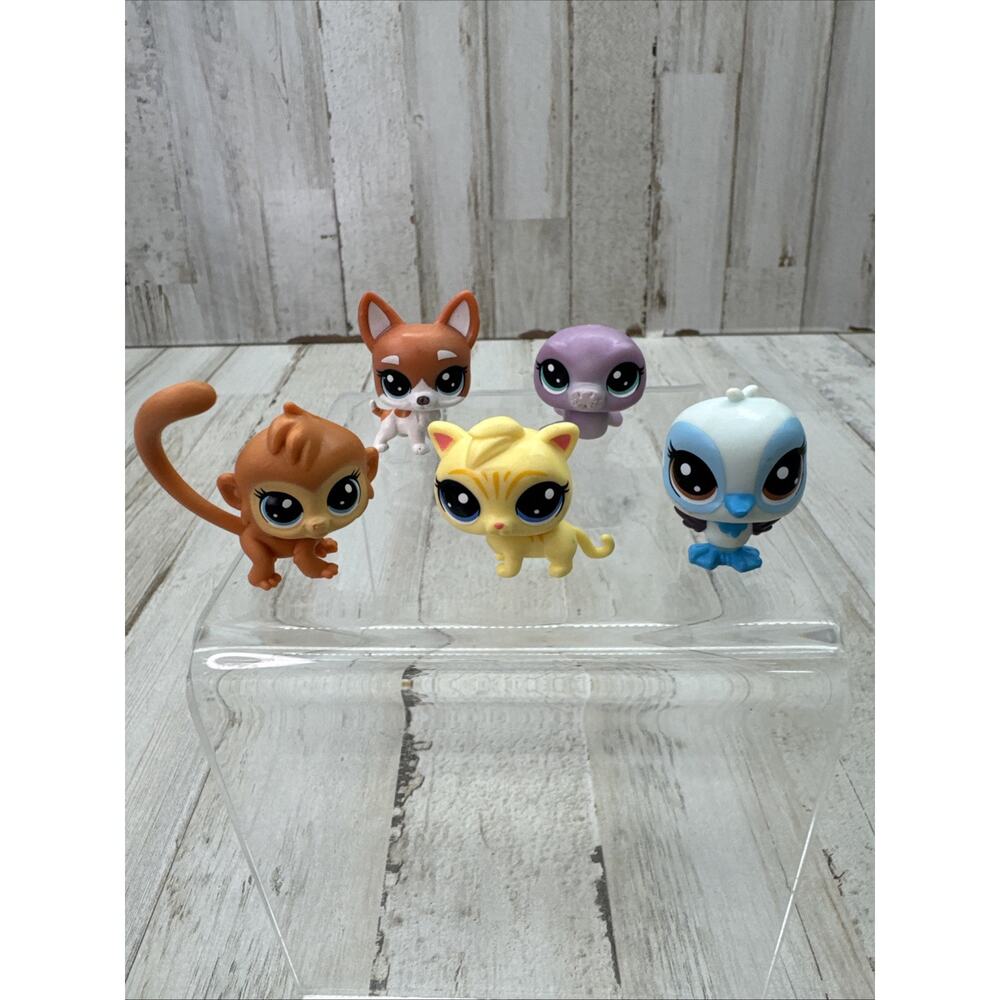 Lot Of 5 Littlest Pet Shop Mini LPS Figures Bree, Clicks, Neela, Babs, Juan